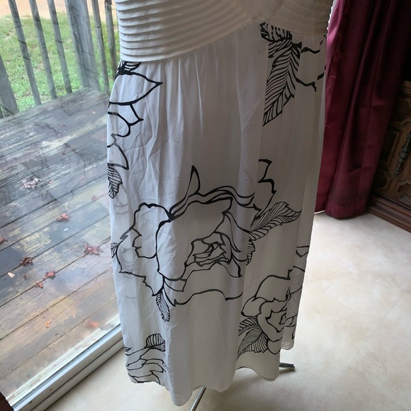 Amanda Lane maxie dress - Picture 5 of 13